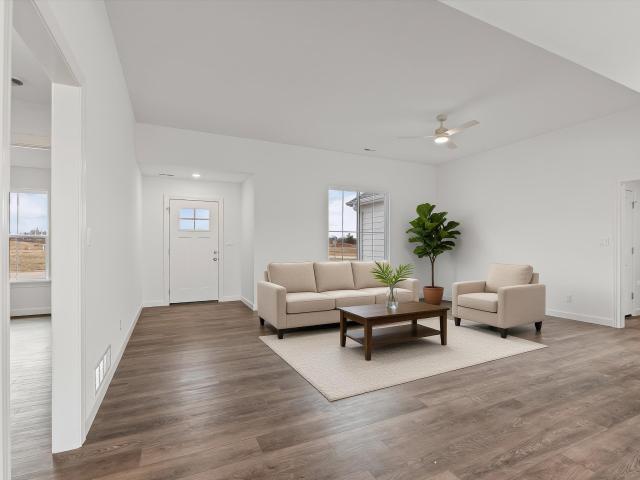 2456 n traveller dr