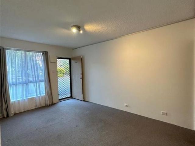 24/56 Henderson Road, Queanbeyan