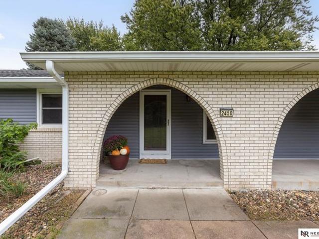 2450 N Ridge Road Dr, Fremont, NE 68025