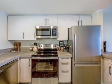 2451 Chicago St 11