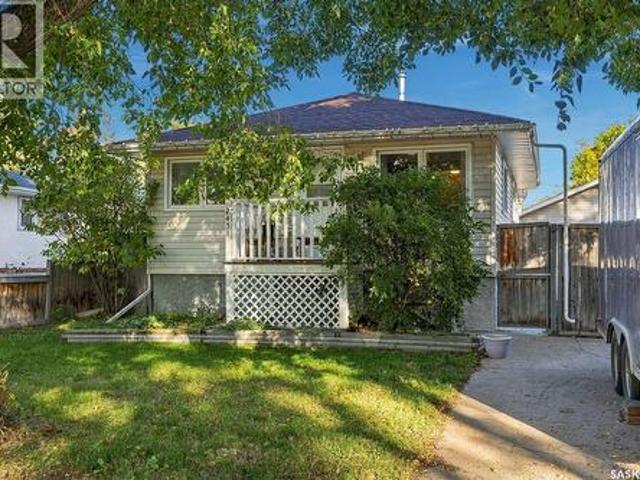 2451 Francis Street, Regina, SK, S4N 2R1 house for sale | Listing ID SK049862 | Royal LePage