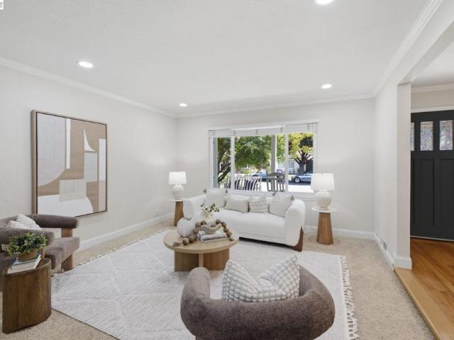 2452 Crestline