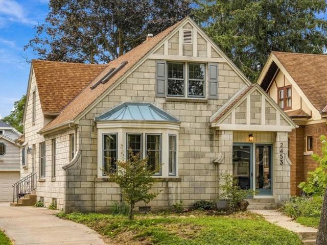 2453 N 66th St, Wauwatosa, WI 53213