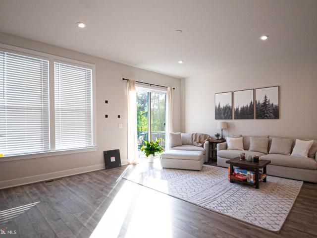 2453 Liberty Loop