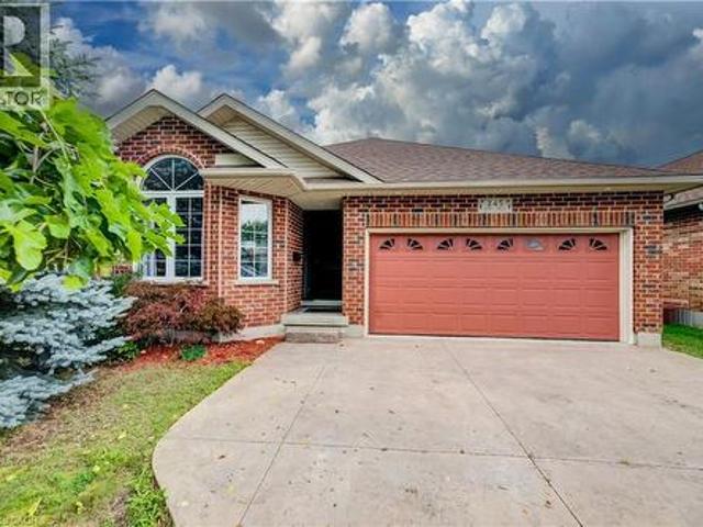 245 Fern Crescent, Waterloo, ON, N2V 2P9 house for sale | Listing ID 40860 | Royal LePage