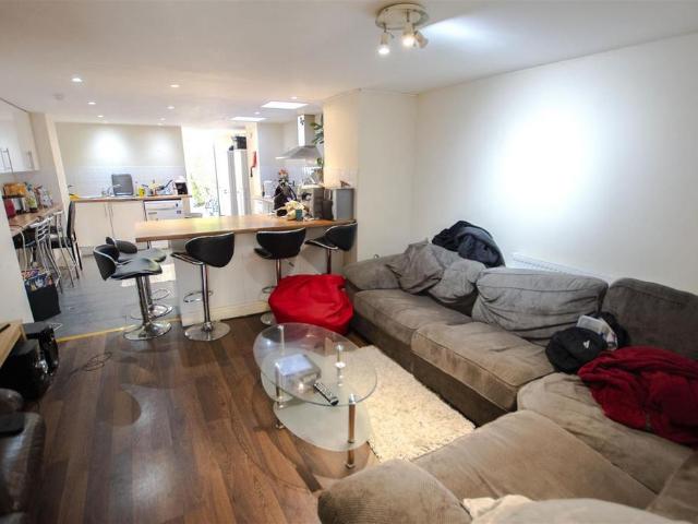 245 Heeley Road, Stirchley, B29 6EL, United Kingdom | 5 bed house for rent #137836486 | Rentberry