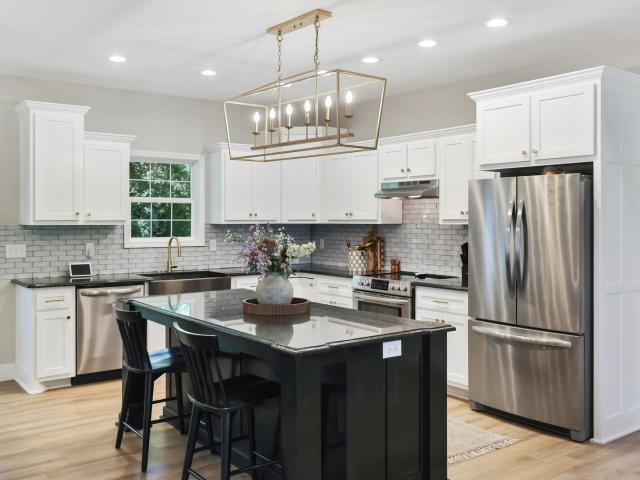 245 Hickory Ridge Ln