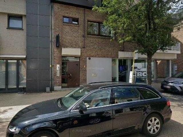 245 m2 apartment for rent in Balen