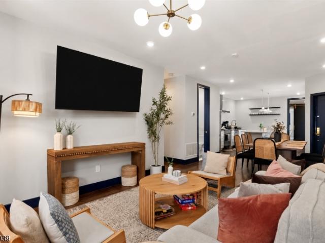 245 Summit Ave
