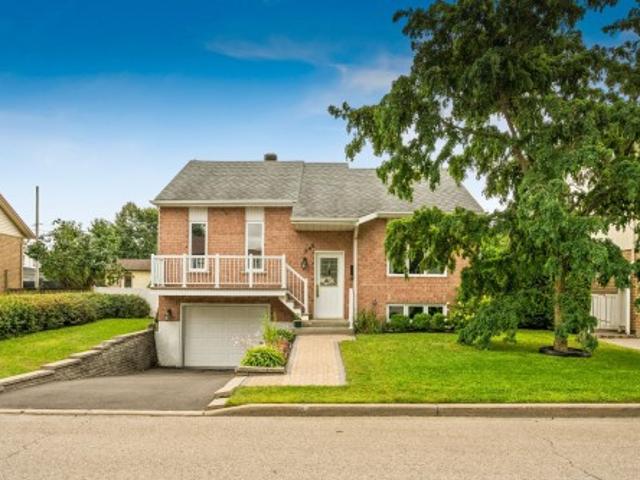 245 Rue De La Reine Des Prés, La Prairie, QC, J5R 5G9 house for sale | Listing ID 10568 | Royal LePage