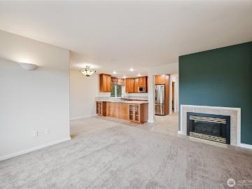 245 W St James Place