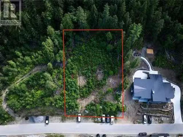 2465 Monashee Court Unit# 14, Revelstoke, BC, V0E 2S3 vacant.