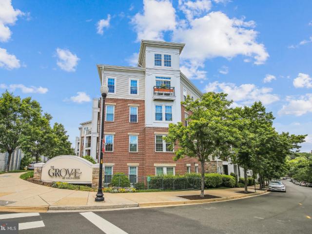 2465 Army Navy Dr, Unit 104, Arlington, VA 22206 | MLS #VAAR2070