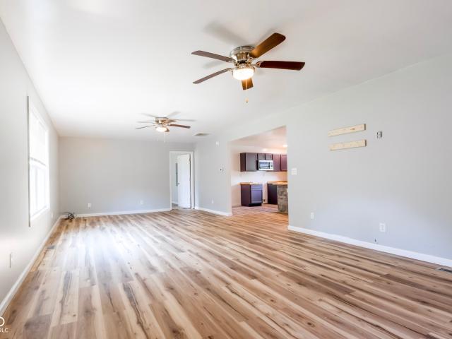 2469 Country Manor Street