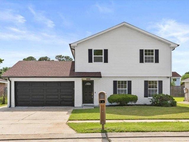 2460 Paige Janette Dr, Harvey, LA 70058