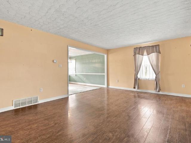 2460 Wyndhurst Court