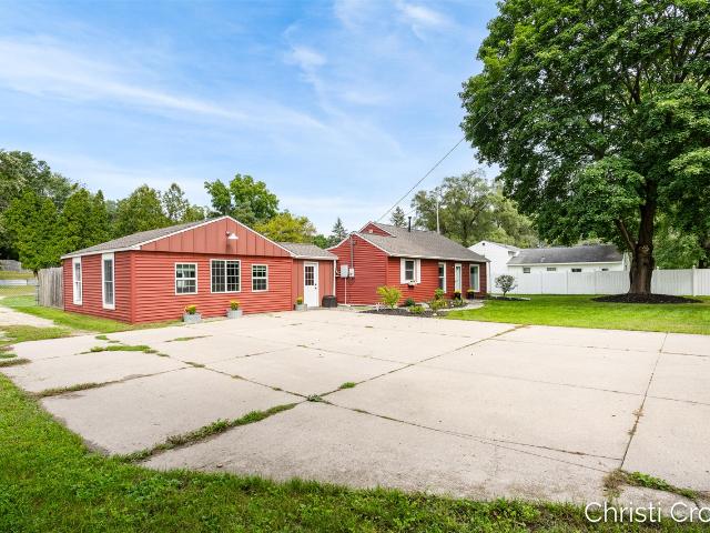 2461 Rogue River Road