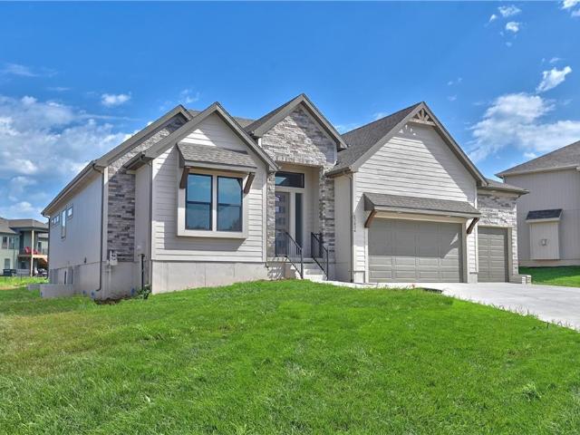 24621 W 60th St, Shawnee, KS 66226 | MLS #2630