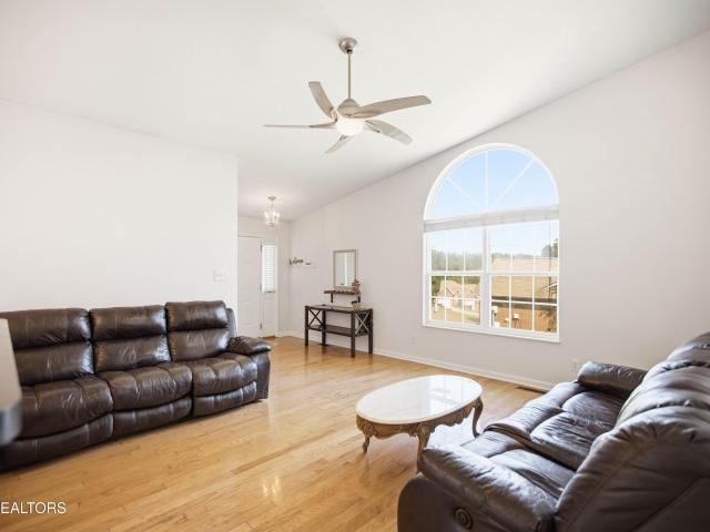 2462 Glen Meadow Rd