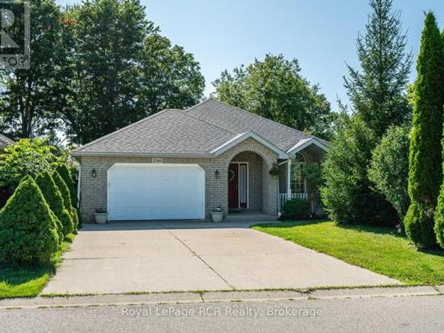 246 16Th Avenue Crescent, Hanover, ON, N4N 3V3 house for sale | Listing ID X13606 | Royal LePage
