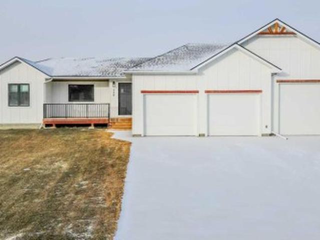 246 4A Street, Stirling, AB, T0K 2E0 house for sale | Listing ID A2280 | Royal LePage