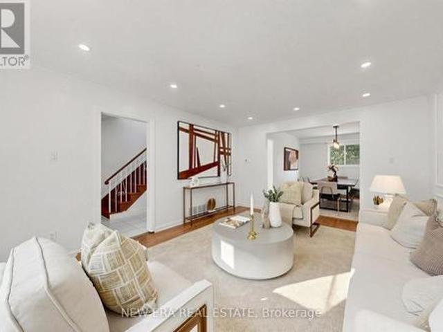 246 Grandravine Drive, Toronto, ON, M3N 1J3 house for sale | Listing ID W13600 | Royal LePage