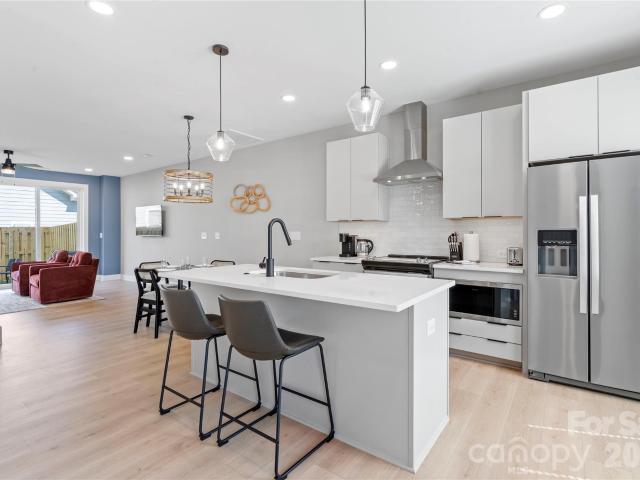 246 Freeland Lane