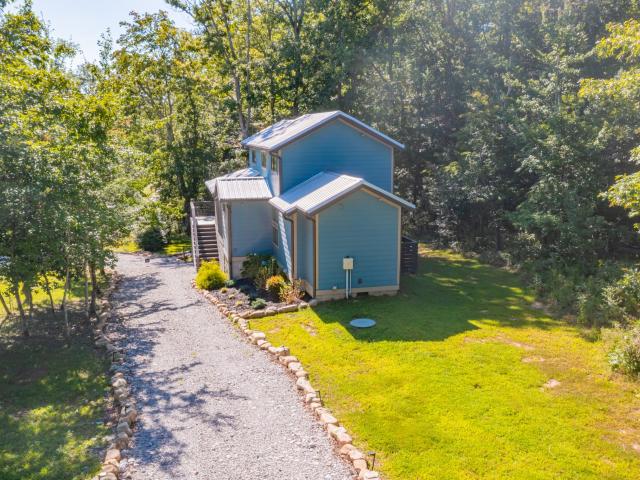 246 Hemlock Cv