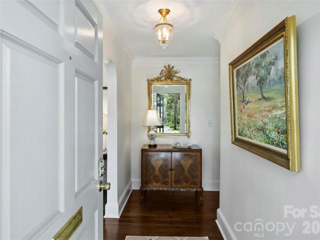 246 S Canterbury Road