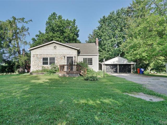 2476 Vandekarr Road