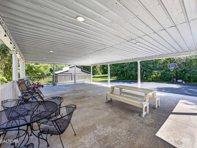 2472 Hilham Hwy