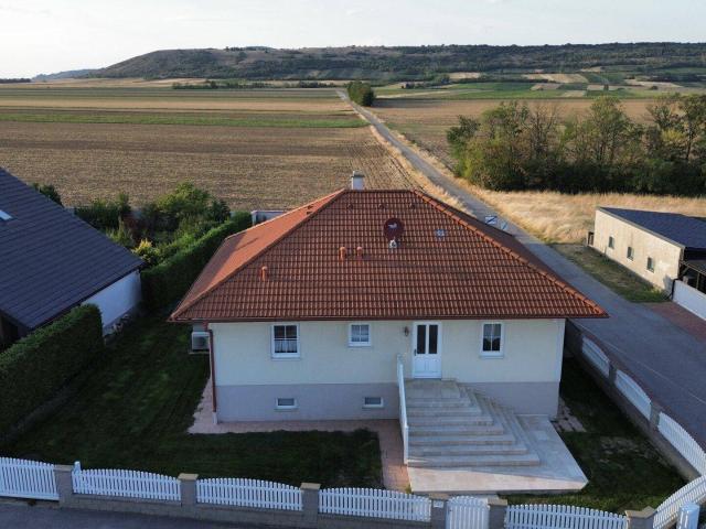 2472 Prellenkirchen gepflegtes Einfamilienhaus mit Swimmingpool