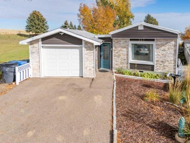 247 Fleet Street Sw, Medicine Hat, AB, T1A 7Z4 house for sale | Listing ID A2352 | Royal LePage