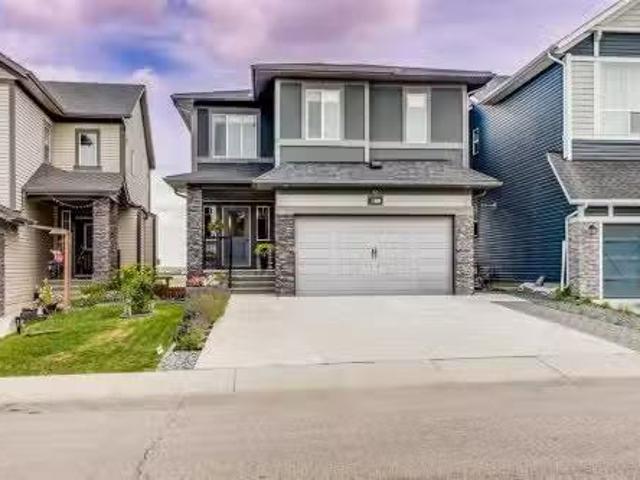 247 Hillcrest Heights Sw, Airdrie, AB, T4B 3Z2 house for sal.