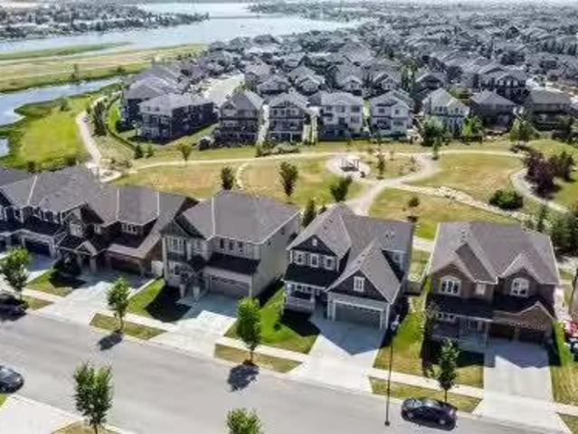 247 Lakepointe Drive, Chestermere, AB, T1X 0R3 house for sal.