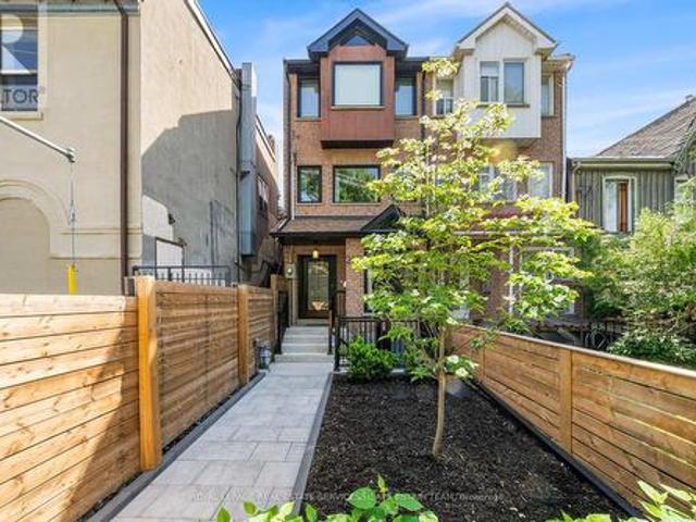247A Lippincott Street, Toronto, ON, M5S 2P4 house for sale | Listing ID C13658 | Royal LePage