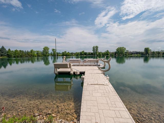 2485 van view court
