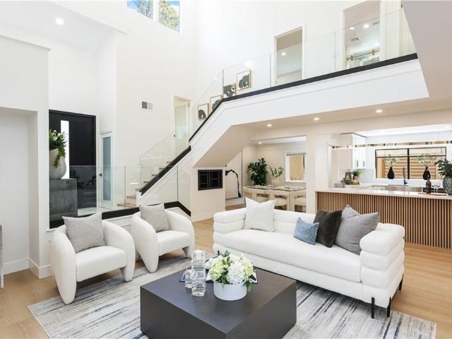 24802 Forest Knoll