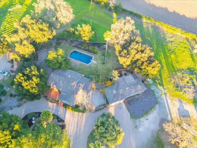 2480 Roblar Avenue
