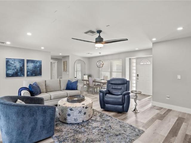 248 Bay Meadows Dr, Naples, US, FL