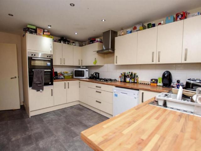 248 Heeley Road, Stirchley, B29 6EN, United Kingdom | 6 bed house for rent #139622445 | Rentberry