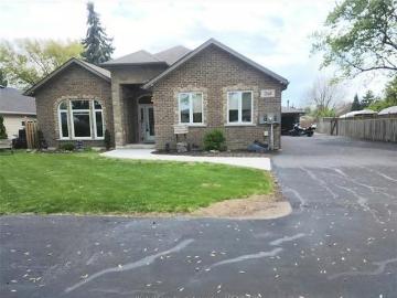 248 Notre Dame, Belle River, ON, N8L 1K8 Luxury House for sale | Listing ID 26009 | Royal LePage Carriage Trade Luxury Properties