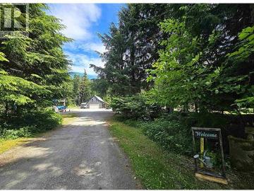2490 Kreston Street, Terrace, BC, V8G 0G2 house for sale | Listing ID R3140 | Royal LePage