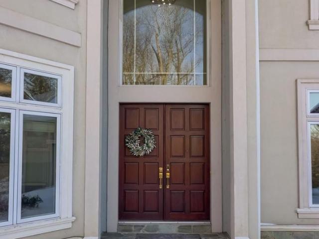 2492 Shaub Rd, Lancaster, PA