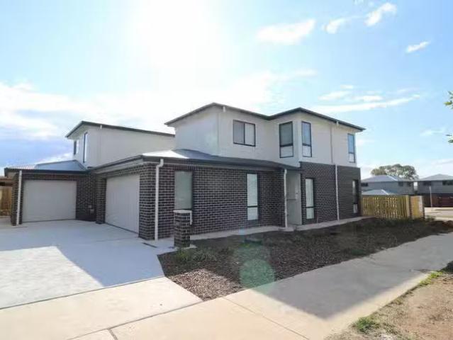 2/49 Lionel Rose Street, Holt, ACT 2615