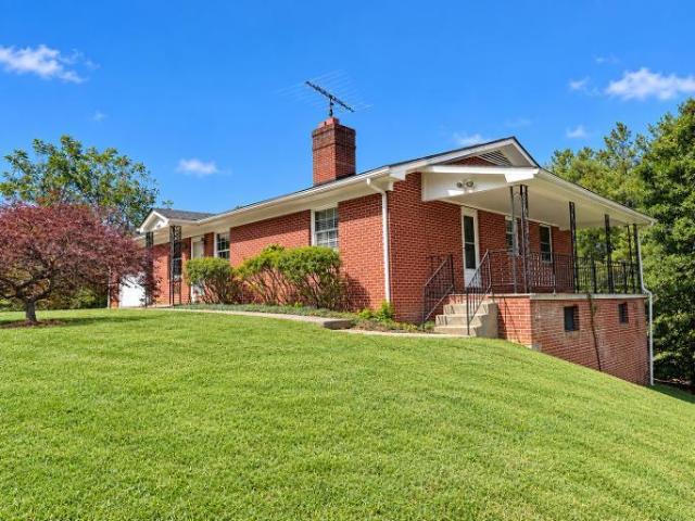 249 Lyons Circle
