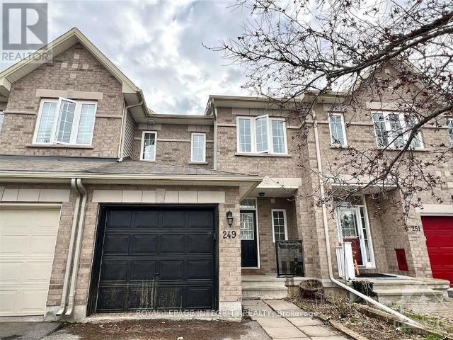 249 Saddlesmith Circle Ottawa, ON K2M2Z1