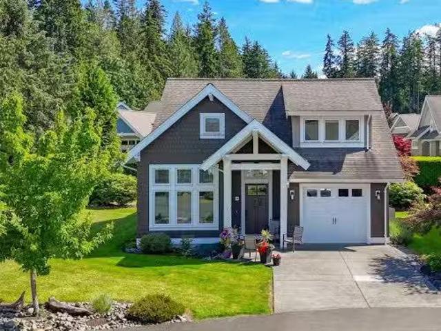 #24 5251 Island Hwy West, Qualicum Beach, BC, V9K 2C1 house.