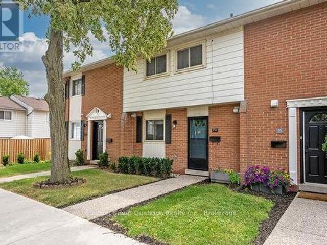 24 61 Sarah Lane, Oakville Br Bronte, ON, L6L 3V2 townhouse for sale | Listing ID W13517 | Royal LePage