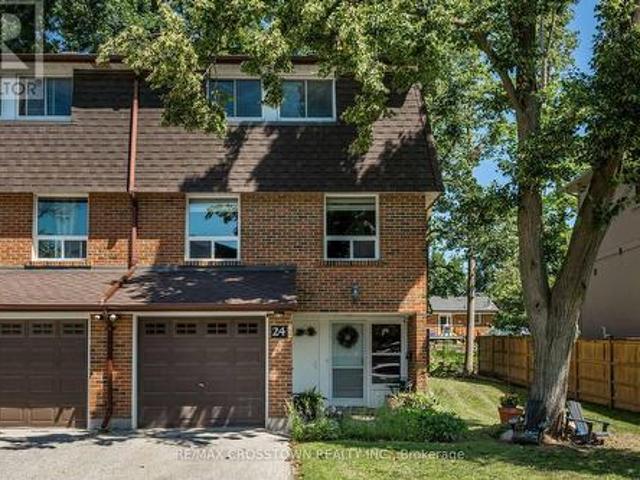 24 360 Blake Street Nw, Barrie, ON, L4M 1L3 townhouse for sale | Listing ID S13633 | Royal LePage